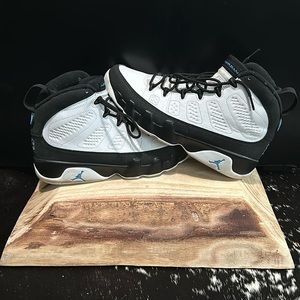 Air Jordan 9 *University*